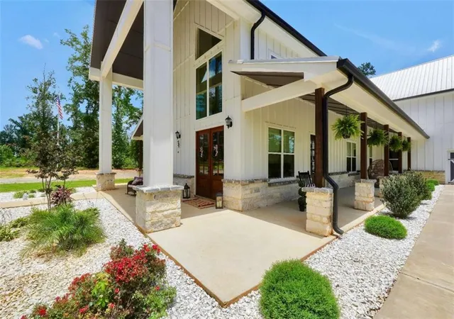 Photo 3 of Single family home for sale at 1384 Hopewell Rd, Forsyth, GA 31029 | MLS# 7828254 | Listing updated on 2026-08-28