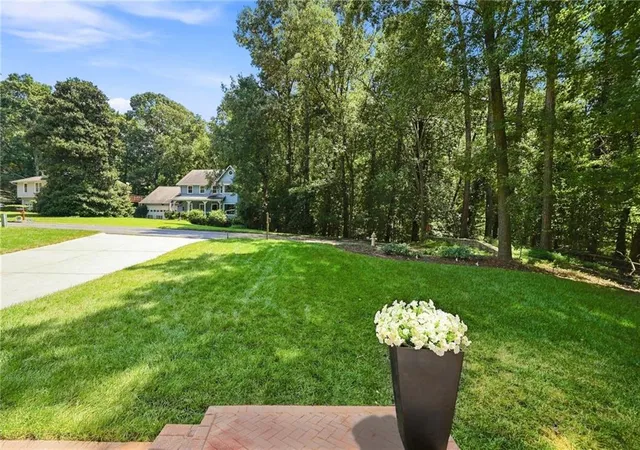 Photo 3 of Sale Pending at 120 Lakeland Wy, Roswell, GA 30076 | MLS# 7823645 | Listing updated on 2026-09-07