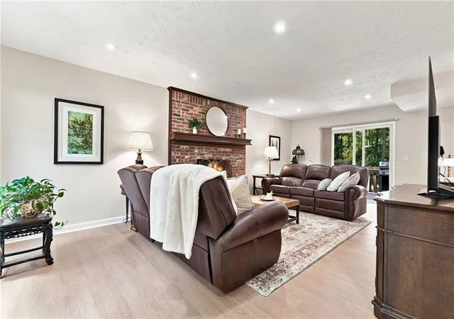 Photo 4 of Sale Pending at 120 Lakeland Wy, Roswell, GA 30076 | MLS# 7823645 | Listing updated on 2026-09-07