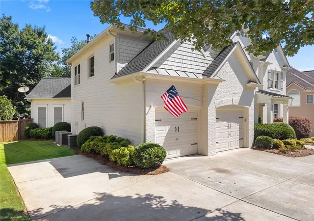 Photo 2 of Single family home for sale at 960 Garden Crossing Ln, Cumming, GA 30040 | MLS# 7828112 | Listing updated on 2026-09-09