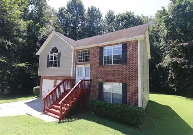 Photo 2 of Sale Pending at 1094 Sugarcreek Way, Riverdale, GA 30296 | MLS# 7826950 | Listing updated on 2026-09-13