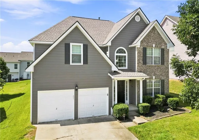 Photo 2 of Sale Pending at 5655 Laurel Ridge Dr, Atlanta, GA 30344 | MLS# 7826474 | Listing updated on 2026-09-29
