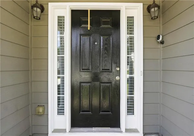 Photo 3 of Sale Pending at 5655 Laurel Ridge Dr, Atlanta, GA 30344 | MLS# 7826474 | Listing updated on 2026-09-29