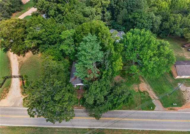 Photo 4 of Sale Pending at 4352 Tanner Mill Rd, Braselton, GA 30517 | MLS# 7828148 | Listing updated on 2026-09-15