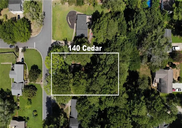 Photo 1 of Sale Pending at 140 Cedar Tr, Roswell, GA 30075 | MLS# 7827474 | Listing updated on 2026-09-25