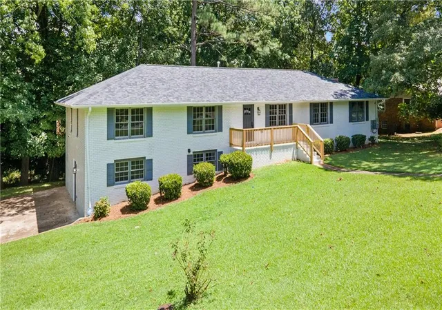 Photo 2 of Single family home for sale at 530 Shay Dr Sw, Marietta, GA 30060 | MLS# 7827082 | Listing updated on 2026-09-11