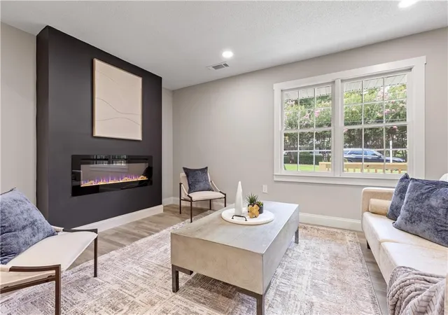 Photo 3 of Single family home for sale at 530 Shay Dr Sw, Marietta, GA 30060 | MLS# 7827082 | Listing updated on 2026-09-11