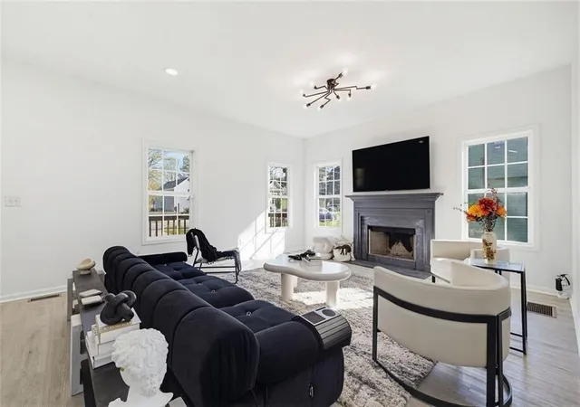 Photo 2 of Single family home for sale at 181 South Ave, Atlanta, GA 30315 | MLS# 7782116 | Listing updated on 2026-09-12