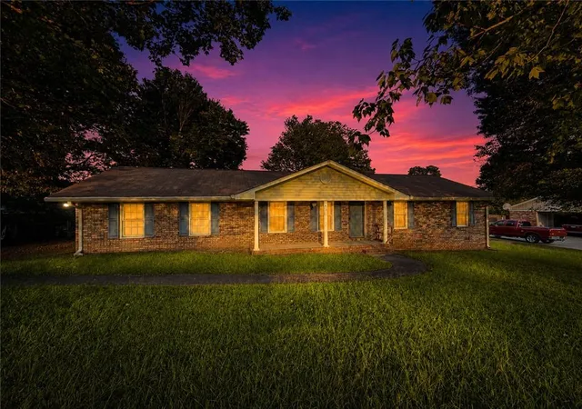 Photo 1 of Single family home for sale at 25 Montre Cir Se, Silver Creek, GA 30173 | MLS# 7827732 | Listing updated on 2026-09-28