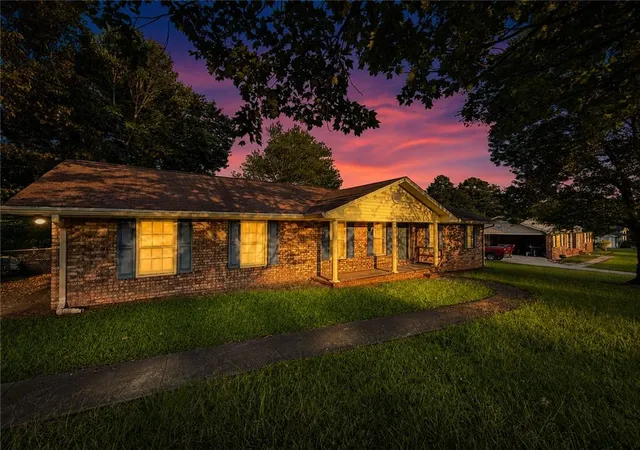 Photo 3 of Single family home for sale at 25 Montre Cir Se, Silver Creek, GA 30173 | MLS# 7827732 | Listing updated on 2026-09-28