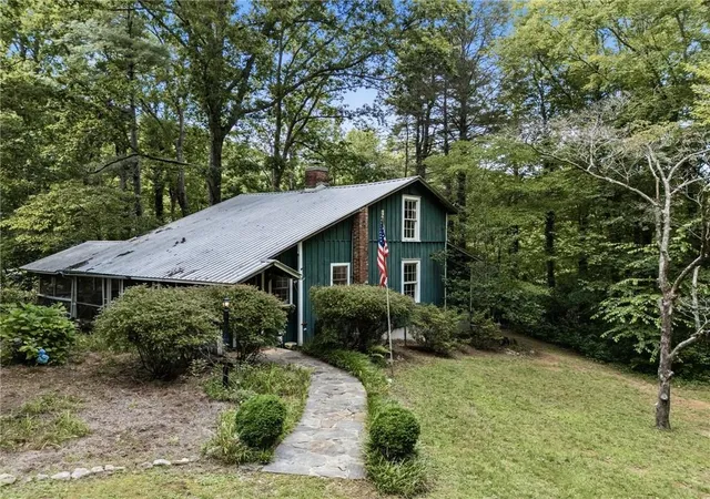 Photo 1 of Single family home for sale at 31 Bear Creek Ln, Clayton, GA 30525 | MLS# 7821013 | Listing updated on 2026-08-28