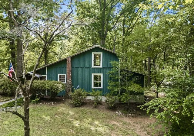 Photo 2 of Single family home for sale at 31 Bear Creek Ln, Clayton, GA 30525 | MLS# 7821013 | Listing updated on 2026-08-28