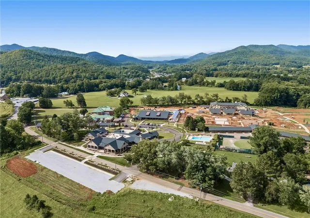 Photo 33 of Single family home for sale at 31 Bear Creek Ln, Clayton, GA 30525 | MLS# 7821013 | Listing updated on 2026-08-28