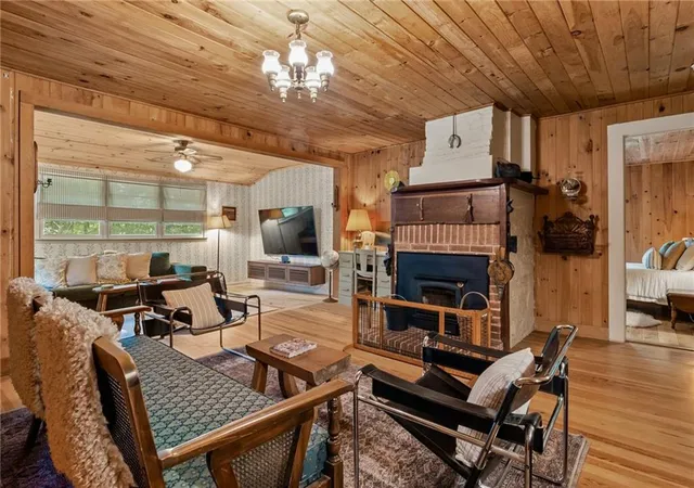 Photo 2 of Single family home for sale at 31 Bear Creek Ln, Clayton, GA 30525 | MLS# 7821013 | Listing updated on 2026-08-28