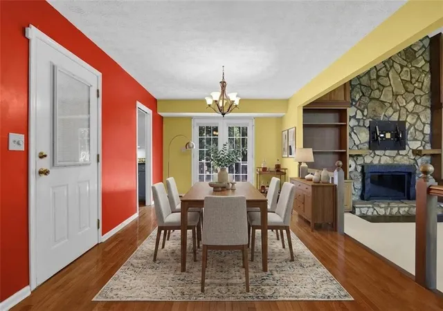 Photo 3 of Sale Pending at 2184 Valley Crk Cir, Snellville, GA 30078 | MLS# 7804451 | Listing updated on 2026-09-17
