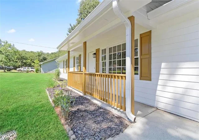 Photo 2 of Single family home for sale at 630 Crosscreek Trl Se, Conyers, GA 30094 | MLS# 7826952 | Listing updated on 2026-09-21