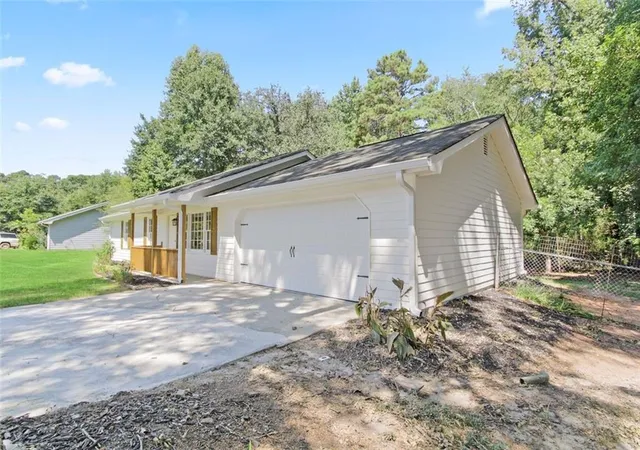 Photo 3 of Single family home for sale at 630 Crosscreek Trl Se, Conyers, GA 30094 | MLS# 7826952 | Listing updated on 2026-09-21