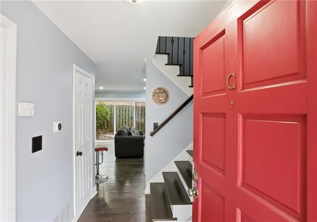 Listing Photo 2 - Condo for sale in building located at 3320 Northcrest Rd, Atlanta, GA 30340 - Unit #C