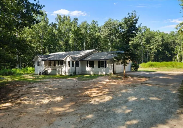 Photo 3 of Single family home for sale at 735 Chambers Rd, Mcdonough, GA 30253 | MLS# 7827293 | Listing updated on 2026-08-26