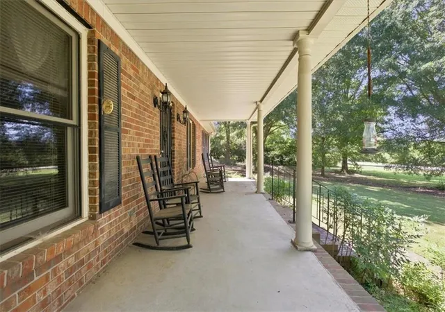 Photo 4 of Sale Pending at 7397 Cave Spring Rd Sw, Cave Spring, GA 30124 | MLS# 7826736 | Listing updated on 2026-09-28