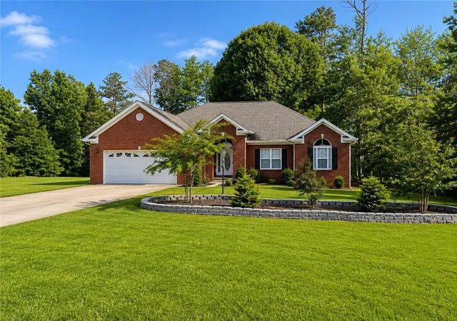 Photo 1 of Single family home for sale at 136 Eagles Nest Cir, Carrollton, GA 30116 | MLS# 7827638 | Listing updated on 2026-08-27