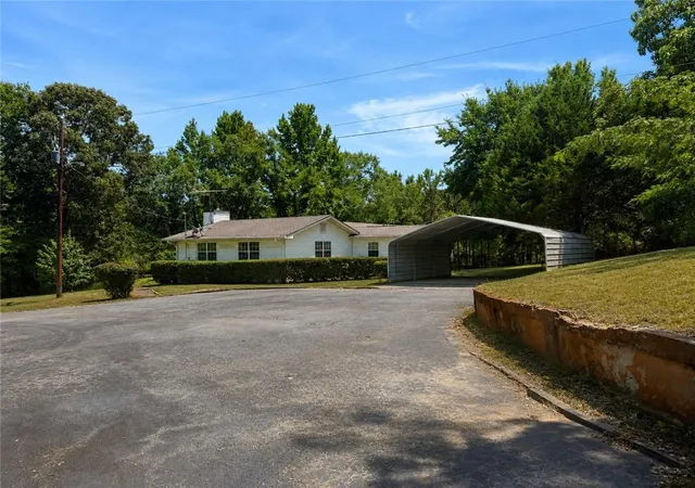 Photo 3 of Single family home for sale at 335 Springdale Rd, Stockbridge, GA 30281 | MLS# 7827914 | Listing updated on 2026-09-12