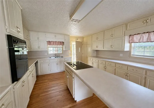 Photo 3 of Single family home for sale at 335 Springdale Rd, Stockbridge, GA 30281 | MLS# 7827914 | Listing updated on 2026-09-12