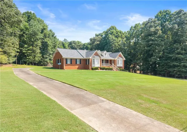 Photo 2 of Sale Pending at 4120 Nicholas Dr, Cumming, GA 30040 | MLS# 7827909 | Listing updated on 2026-09-07
