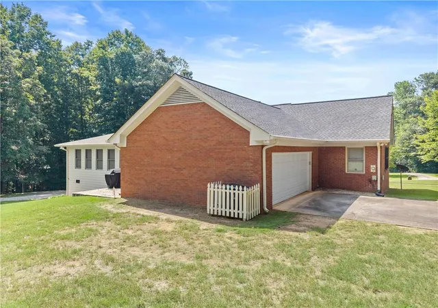 Photo 3 of Sale Pending at 4120 Nicholas Dr, Cumming, GA 30040 | MLS# 7827909 | Listing updated on 2026-09-07