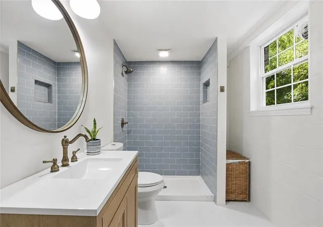 Photo 3 of Sale Pending at 1541 Moncrief Cir, Decatur, GA 30033 | MLS# 7827294 | Listing updated on 2026-09-11