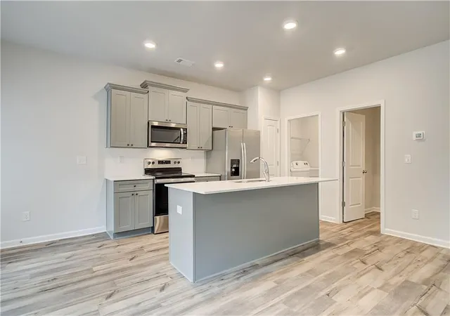 Photo 4 of Condo for sale at 667 Treasure Dr, Stockbridge, GA 30281 | MLS# 7827001 | Listing updated on 2026-08-26