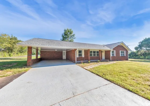 Photo 2 of Sale Pending at 121 Kingston Hwy Nw, Cartersville, GA 30120 | MLS# 7822690 | Listing updated on 2026-10-06