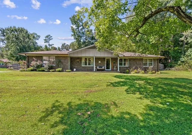 Photo 1 of Sale Pending at 1301 Reeves Station Rd Sw, Calhoun, GA 30701 | MLS# 7827122 | Listing updated on 2026-09-18
