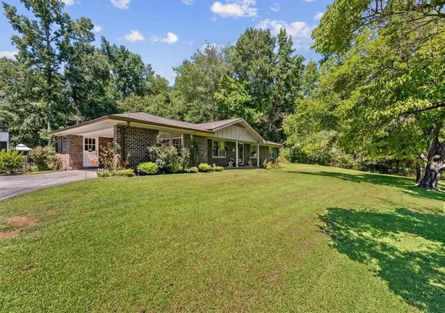 Photo 3 of Sale Pending at 1301 Reeves Station Rd Sw, Calhoun, GA 30701 | MLS# 7827122 | Listing updated on 2026-09-18