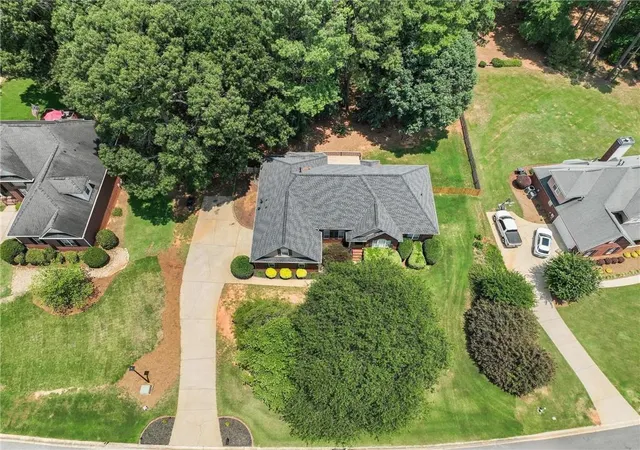 Photo 4 of Single family home for sale at 925 Champions Wy, Mcdonough, GA 30252 | MLS# 7826849 | Listing updated on 2026-09-13