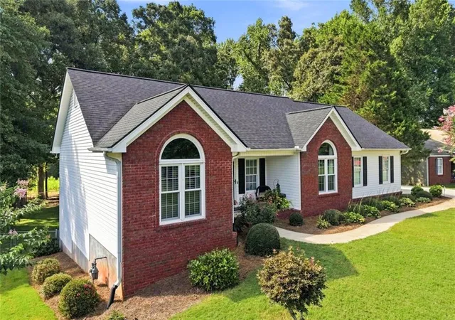 Photo 3 of Sale Pending at 4575 Summerset Dr, Gainesville, GA 30507 | MLS# 7823826 | Listing updated on 2026-09-04