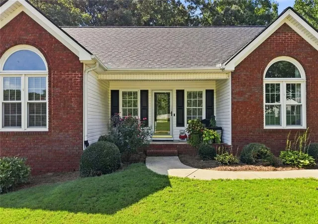 Photo 3 of Sale Pending at 4575 Summerset Dr, Gainesville, GA 30507 | MLS# 7823826 | Listing updated on 2026-09-04