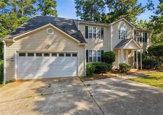 Photo 2 of Single family home for sale at 3737 Waldrop Dr, Decatur, GA 30034 | MLS# 7826076 | Listing updated on 2026-10-09