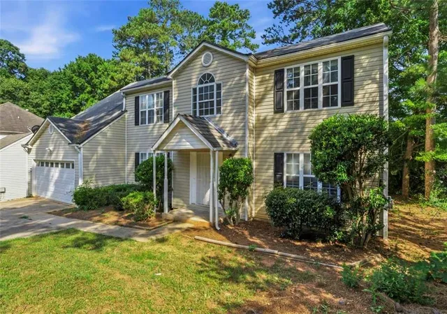 Photo 3 of Single family home for sale at 3737 Waldrop Dr, Decatur, GA 30034 | MLS# 7826076 | Listing updated on 2026-10-09