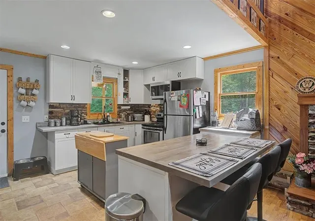 3rd image of 335 Dunn Rd, Silver Creek, GA 30173 | MLS# 7828187