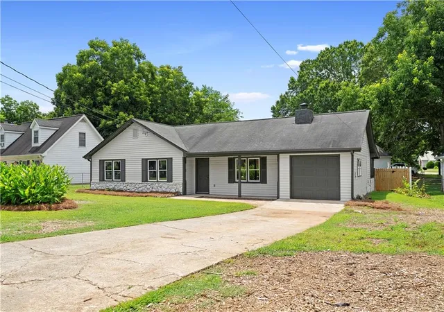 Photo 2 of Sale Pending at 201 Cabriolet Trl, Mcdonough, GA 30253 | MLS# 7798242 | Listing updated on 2026-09-16
