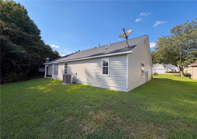 Photo 19 of Single family home for sale at 1088 Meadow Glen Cir, Fairburn, GA 30213 | MLS# 7827727 | Listing updated on 2026-09-08