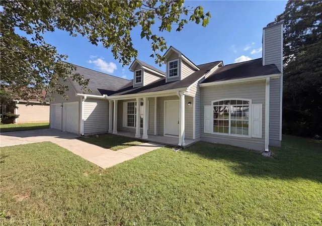 Photo 1 of Single family home for sale at 1088 Meadow Glen Cir, Fairburn, GA 30213 | MLS# 7827727 | Listing updated on 2026-09-08