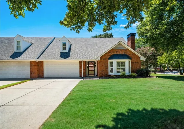 1st image of 130 Brickleberry Dr, Roswell, GA 30075 | MLS# 7826871