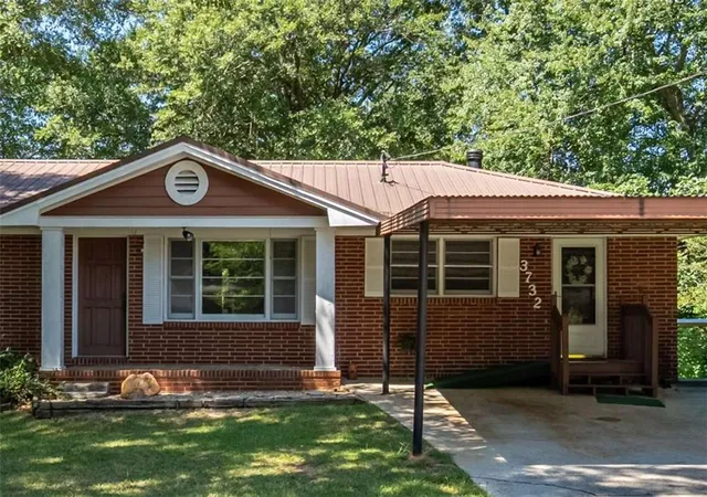 Photo 3 of Single family home for sale at 3732 Debbie Ln, Powder Springs, GA 30127 | MLS# 7827450 | Listing updated on 2026-09-09