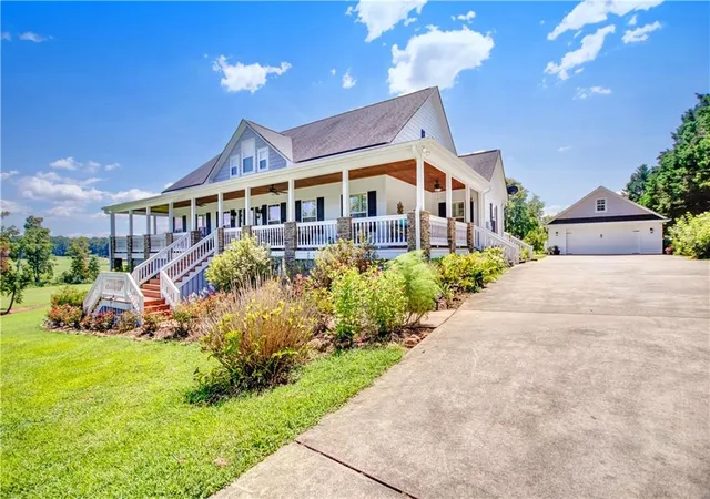 Photo 3 of Single family home for sale at 2011 Lothridge Rd, Cleveland, GA 30528 | MLS# 7825515 | Listing updated on 2026-08-27