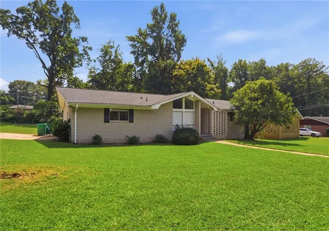 Photo 2 of Sale Pending at 3679 Mecklinburg Pl, Decatur, GA 30032 | MLS# 7825970 | Listing updated on 2026-10-23