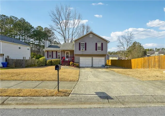 Photo 2 of Single family home for sale at 411 Ivy Crest Dr, Dallas, GA 30157 | MLS# 7828096 | Listing updated on 2026-08-28