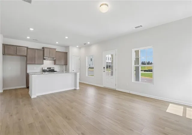 Photo 4 of Single family home for sale at 5218 Tr View Dr, Flowery Branch, GA 30542 | MLS# 7751507 | Listing updated on 2026-09-15