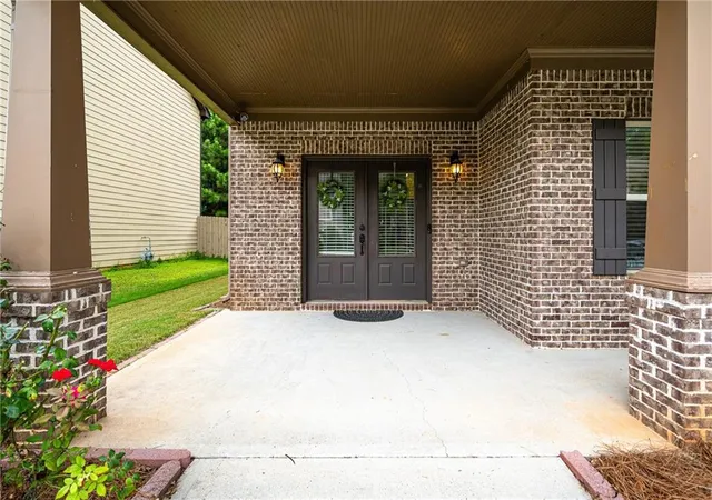 Photo 3 of Single family home for sale at 5543 Leaf Ridge Ln, Buford, GA 30518 | MLS# 7826113 | Listing updated on 2026-08-26